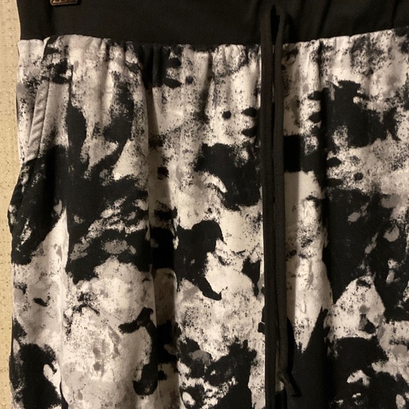 Black and White Joggers - Picture 2 of 4